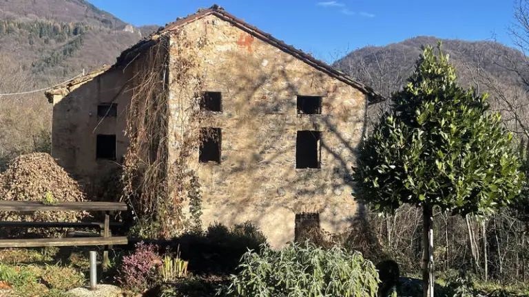 Piccole Dolomiti, Stone house